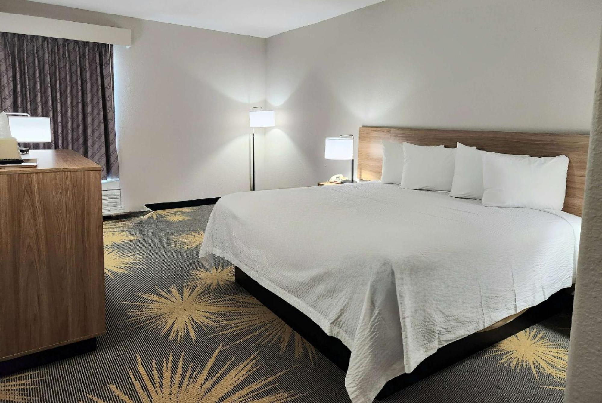 Days Inn By Wyndham Laplace- New Orleans Екстериор снимка