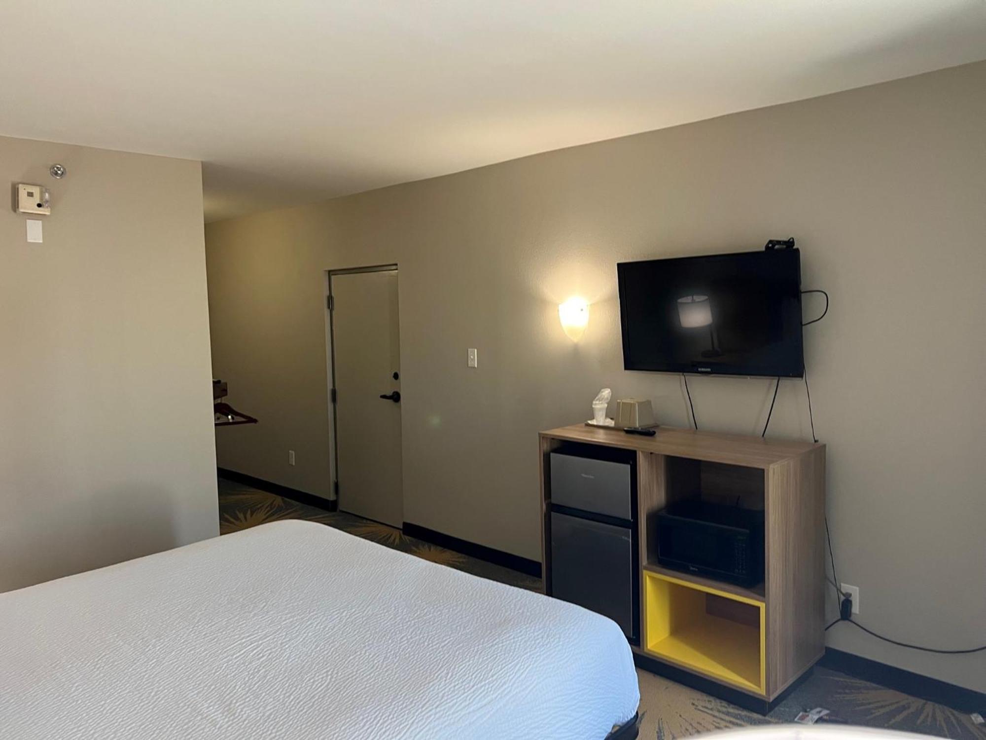 Days Inn By Wyndham Laplace- New Orleans Екстериор снимка