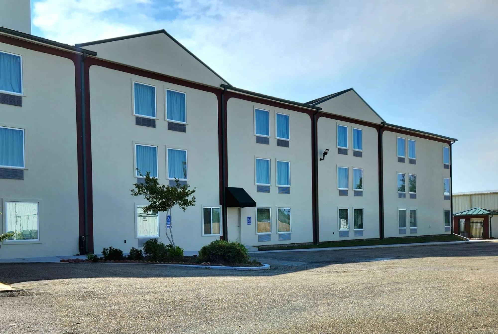 Days Inn By Wyndham Laplace- New Orleans Екстериор снимка