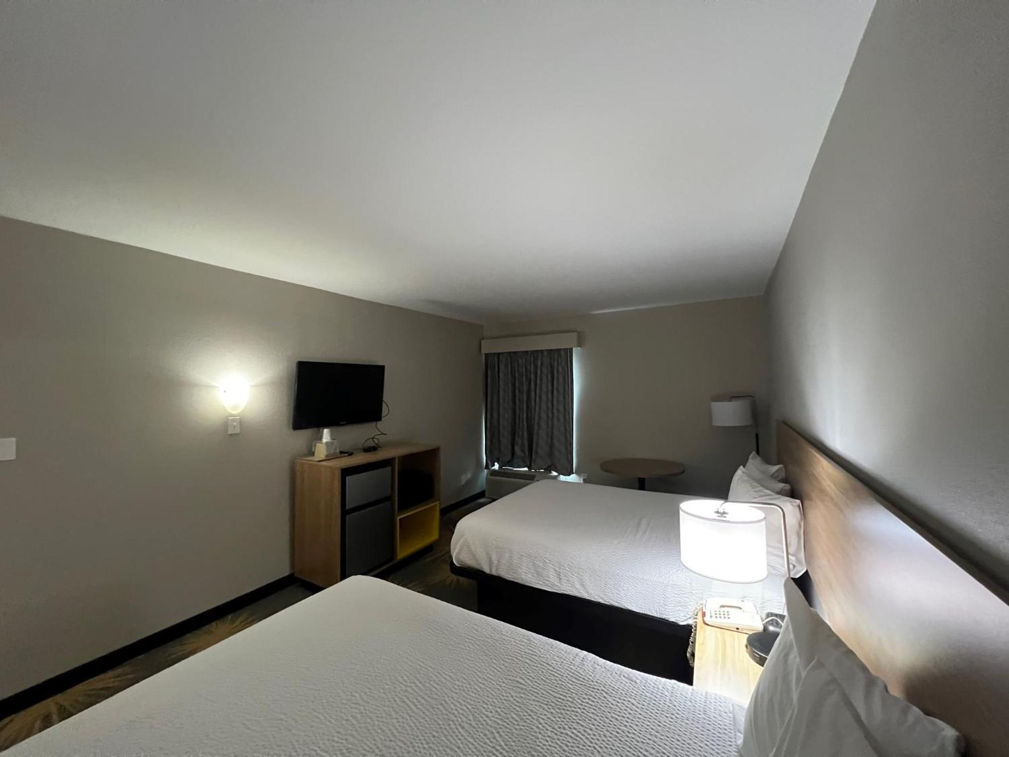 Days Inn By Wyndham Laplace- New Orleans Екстериор снимка